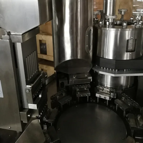 High Efficiency Auto Liquid Capsule Filling Machine, view 2