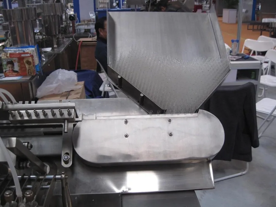 Pharmaceutical Oral Ampoule Liquid Filling And Sealing Machine, view 2