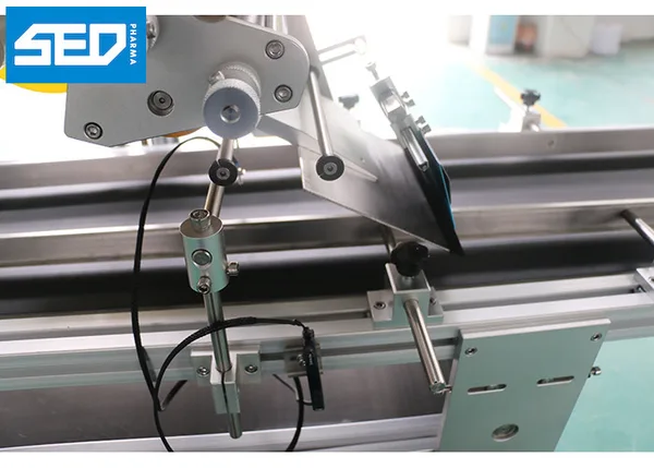 Carton Top Surface Automatic Labeling Machine , 220V 50HZ Label Sticking Machine, view 3